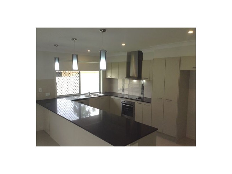 13 Railway Street, Wyreema QLD 4352