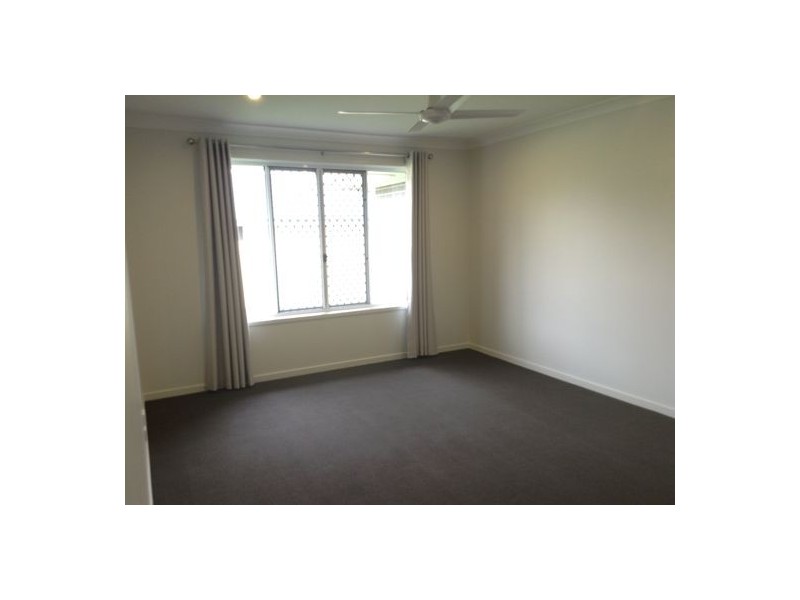 13 Railway Street, Wyreema QLD 4352