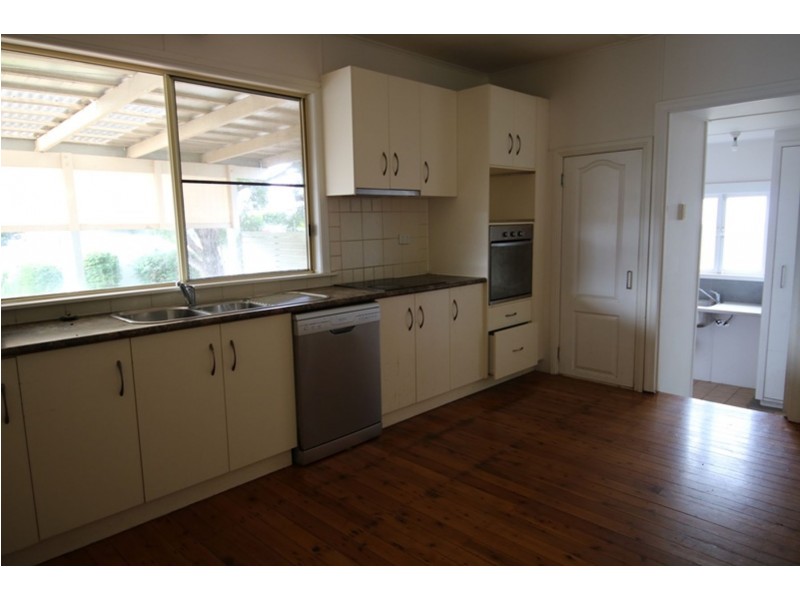 22 Goodwood Street, Newtown QLD 4350