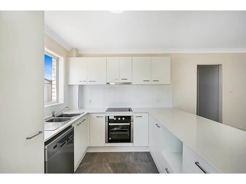 6/442 Hume Street, Middle Ridge QLD 4350