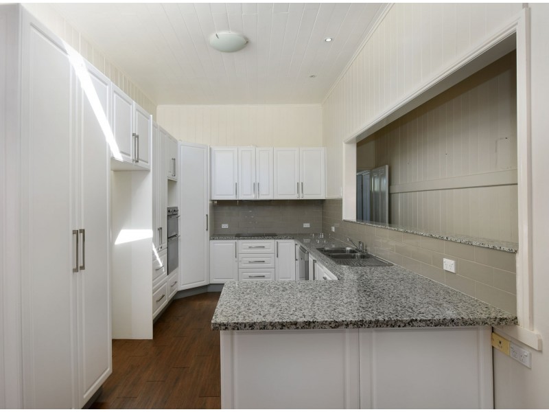 6 Clairmont Street, Newtown QLD 4350