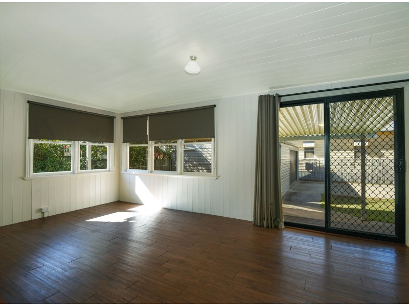 6 Clairmont Street, Newtown QLD 4350