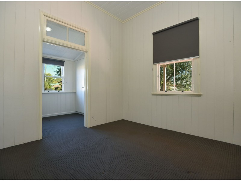 6 Clairmont Street, Newtown QLD 4350