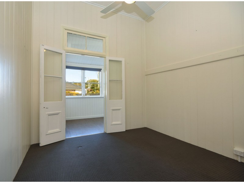 6 Clairmont Street, Newtown QLD 4350
