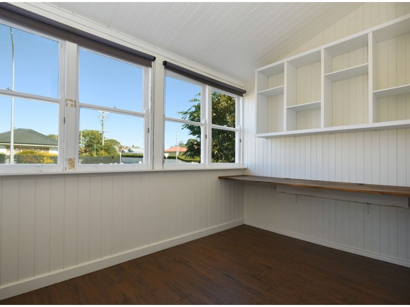 6 Clairmont Street, Newtown QLD 4350