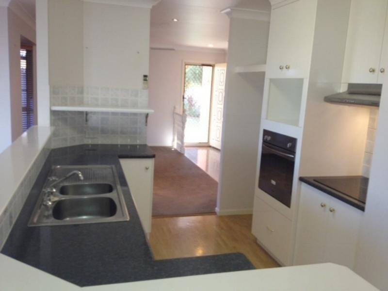 2 Bernborough Court, Glenvale QLD 4350