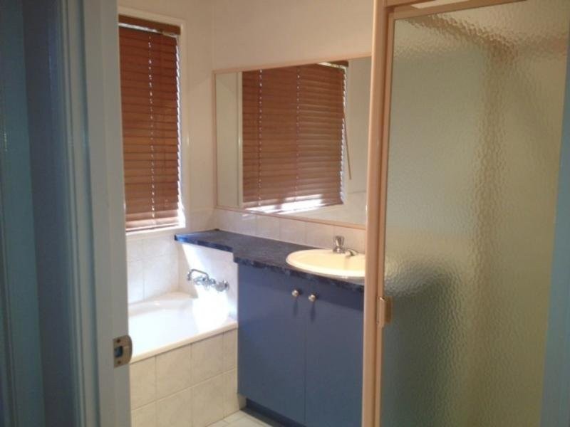 2 Bernborough Court, Glenvale QLD 4350