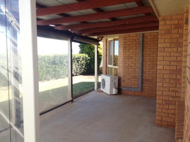 2 Bernborough Court, Glenvale QLD 4350
