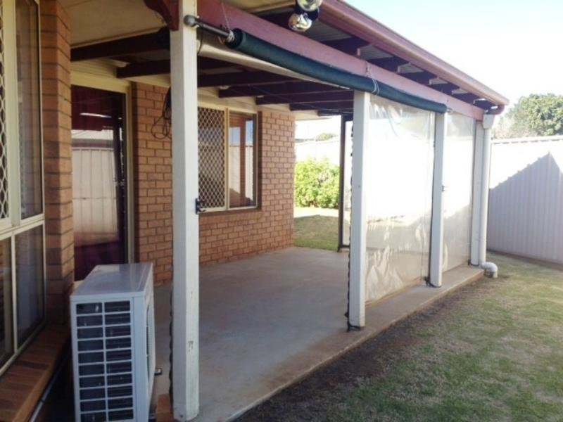 2 Bernborough Court, Glenvale QLD 4350