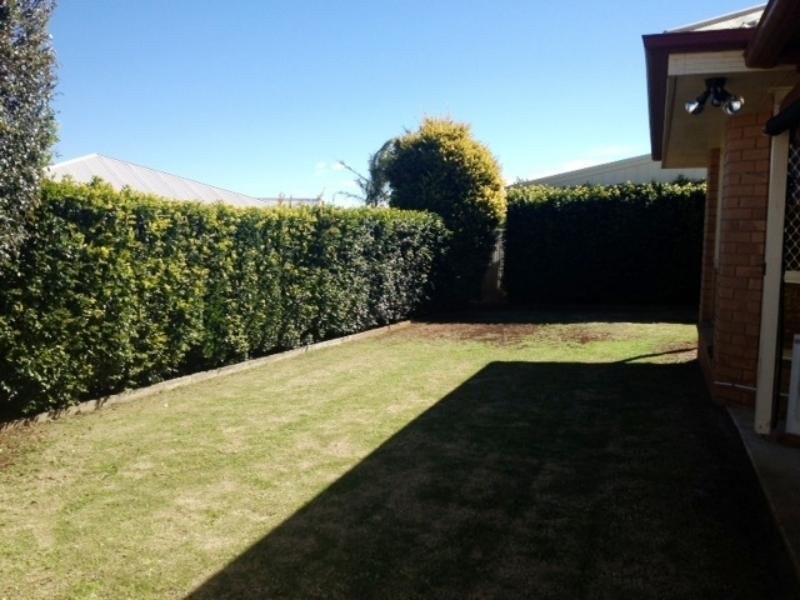 2 Bernborough Court, Glenvale QLD 4350