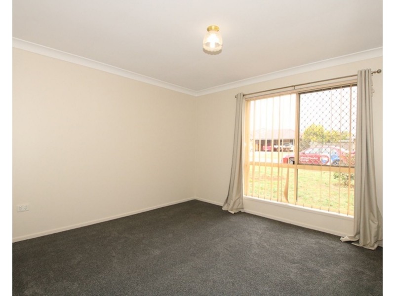 2/20 Anita Drive, Kearneys Spring QLD 4350