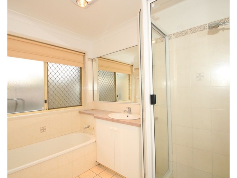 2/20 Anita Drive, Kearneys Spring QLD 4350