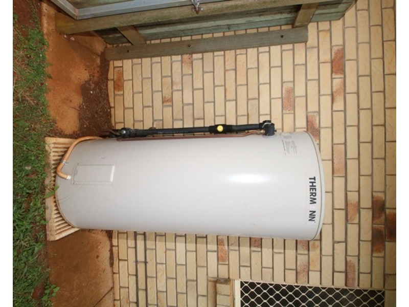 2/20 Anita Drive, Kearneys Spring QLD 4350