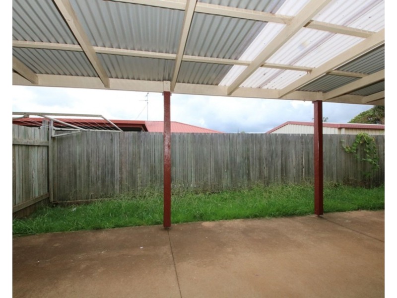 2/20 Anita Drive, Kearneys Spring QLD 4350