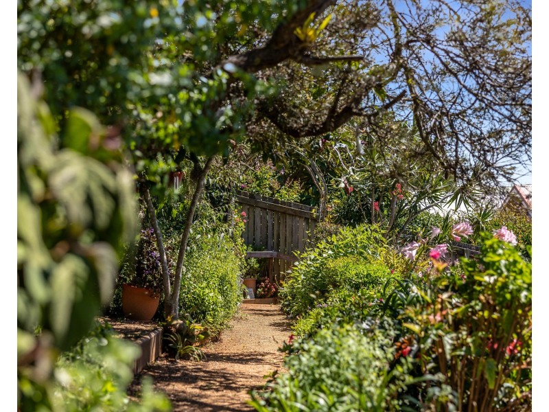 5 Kearney Street, Kearneys Spring QLD 4350