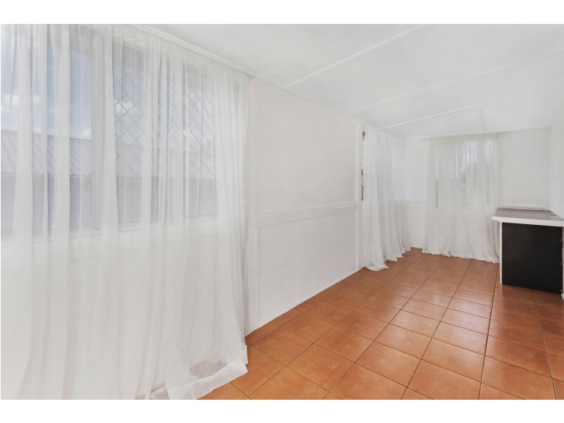 249 West Street, Harristown QLD 4350