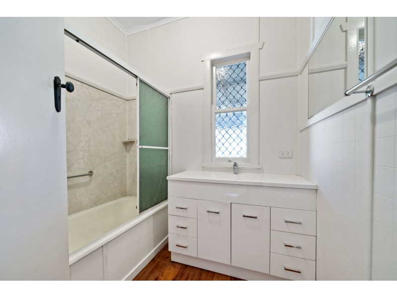 34 Glenvale Road, Harristown QLD 4350