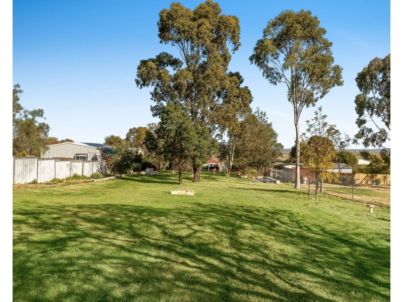 24 Bell Street, Greenmount QLD 4359