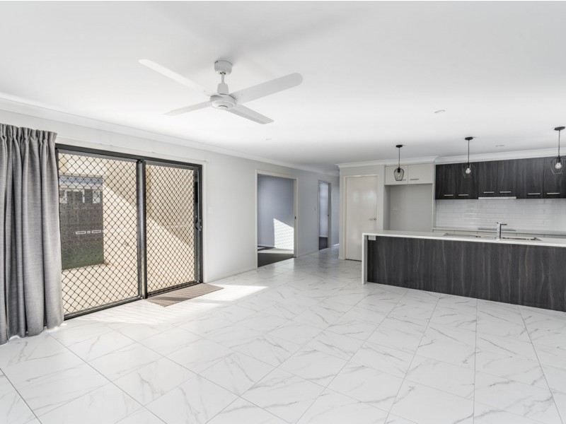 15 Railway Street, Wyreema QLD 4352
