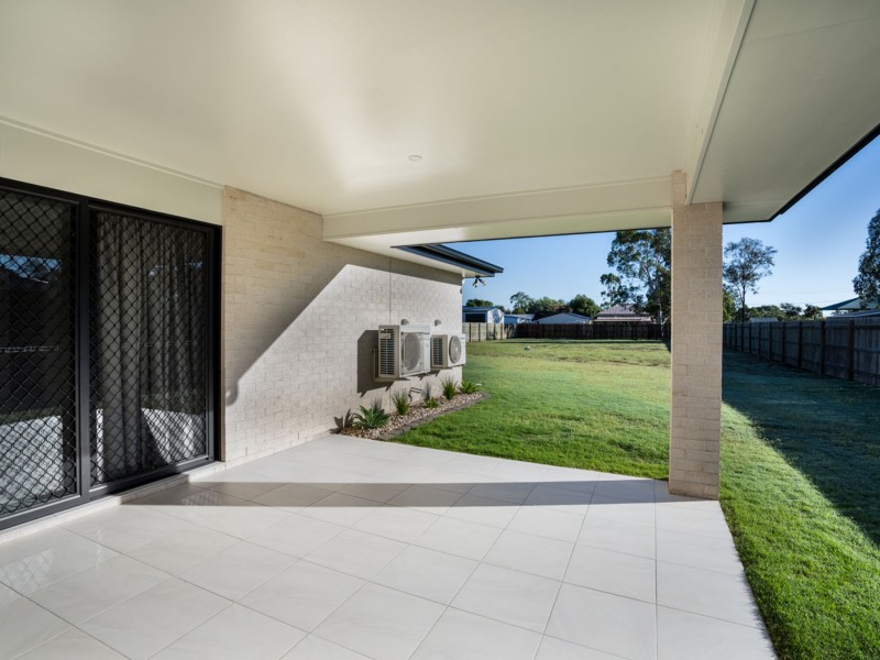 15 Railway Street, Wyreema QLD 4352