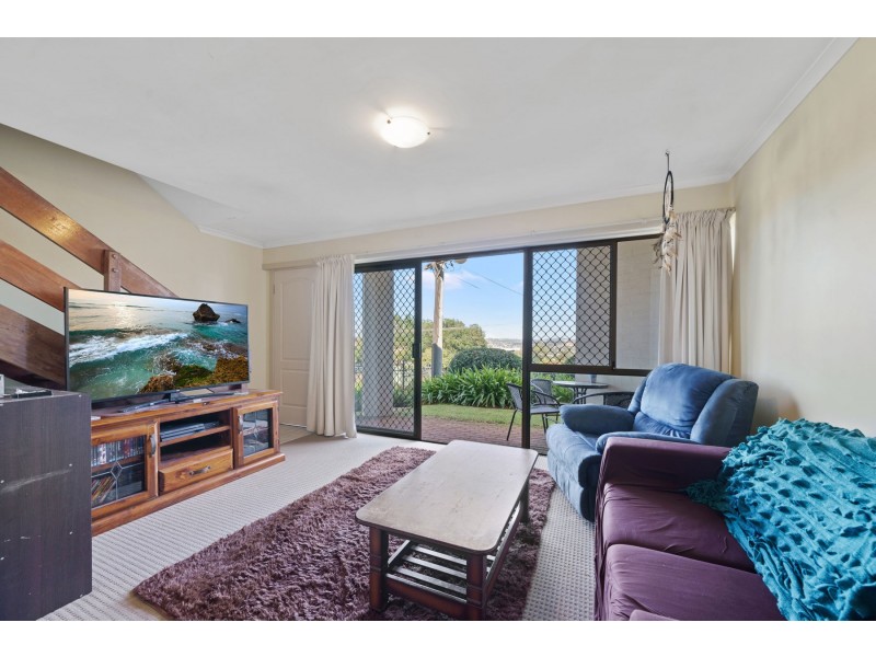 17/2 Benjamin Street, Mount Lofty QLD 4350
