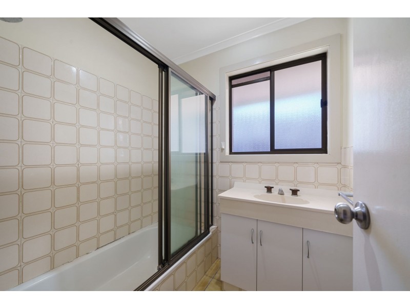 17/2 Benjamin Street, Mount Lofty QLD 4350