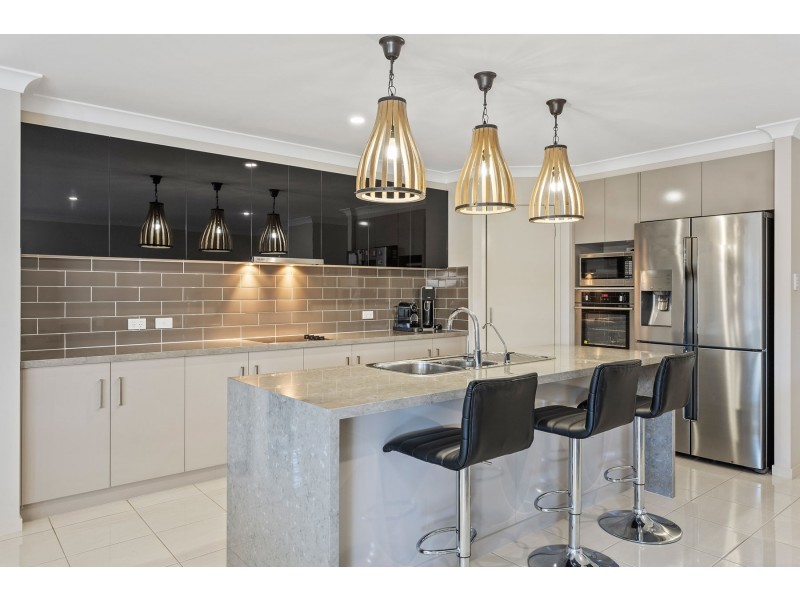 3 Gwenda Drive, Westbrook QLD 4350