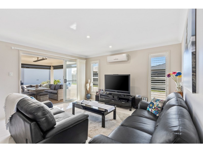 3 Gwenda Drive, Westbrook QLD 4350