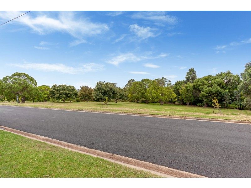 31 Amanda Drive, Centenary Heights QLD 4350