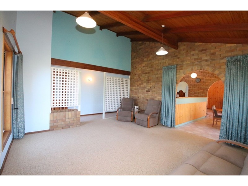 31 Amanda Drive, Centenary Heights QLD 4350