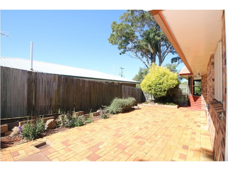 31 Amanda Drive, Centenary Heights QLD 4350