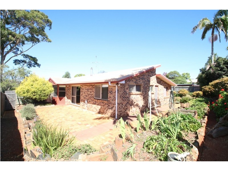 31 Amanda Drive, Centenary Heights QLD 4350