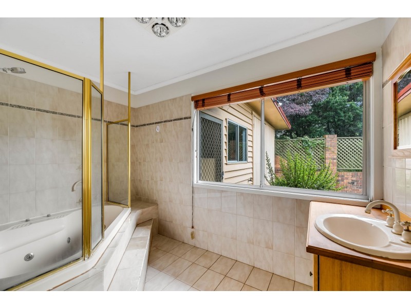 13 Murphys Creek Road, Blue Mountain Heights QLD 4350