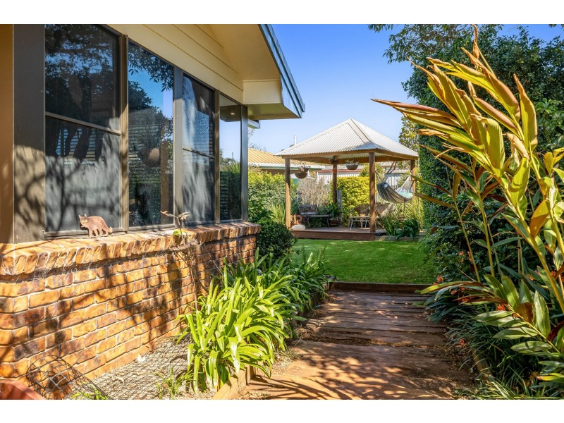 2 Ludgate Court, Rockville QLD 4350