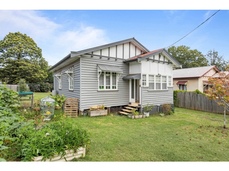 4 Stephen Street, South Toowoomba QLD 4350