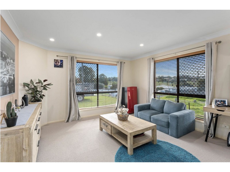 14 Kirklees Street, Newtown QLD 4350