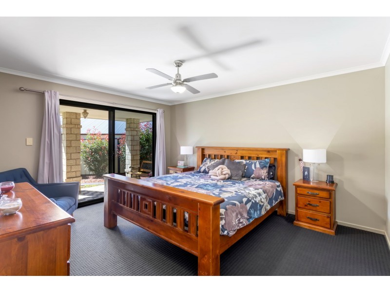 8 Shelley Court, Westbrook QLD 4350