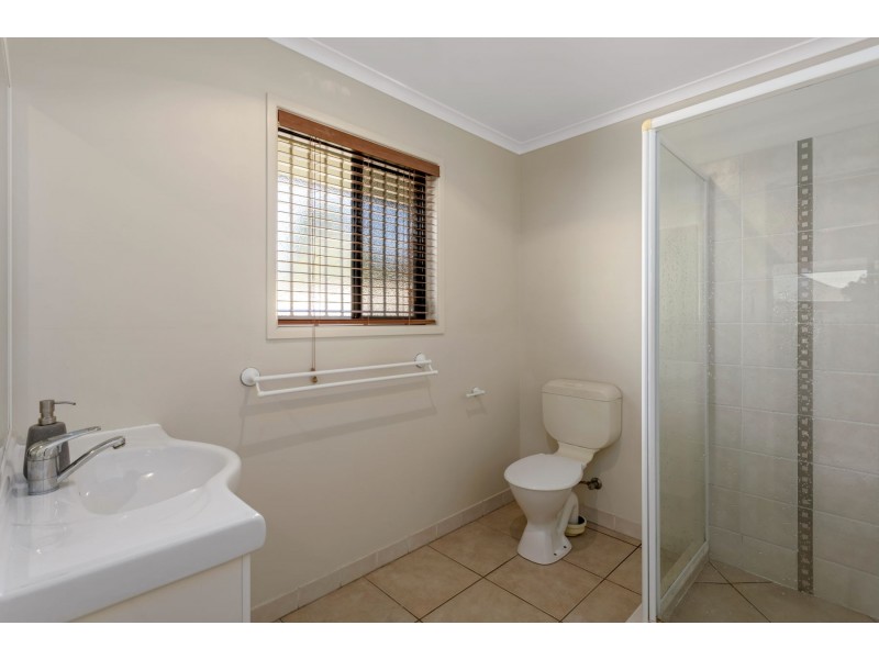 8 Shelley Court, Westbrook QLD 4350