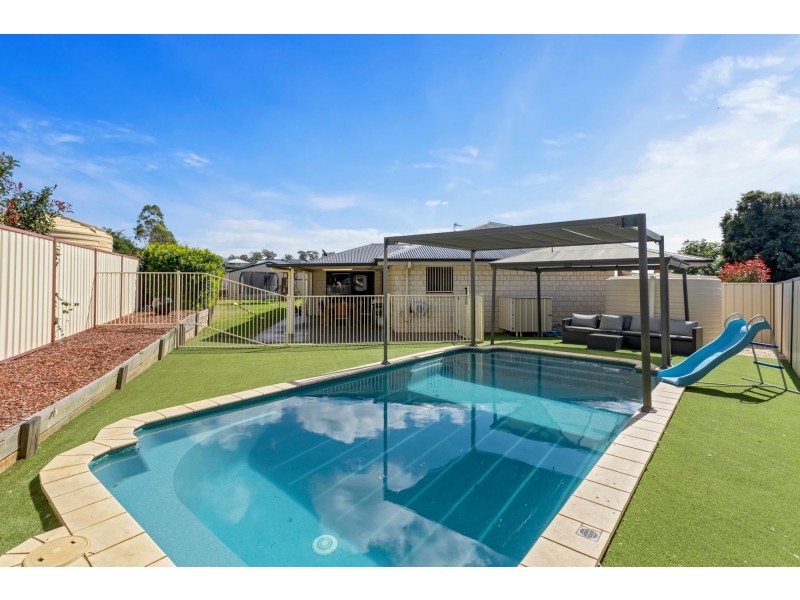 8 Shelley Court, Westbrook QLD 4350