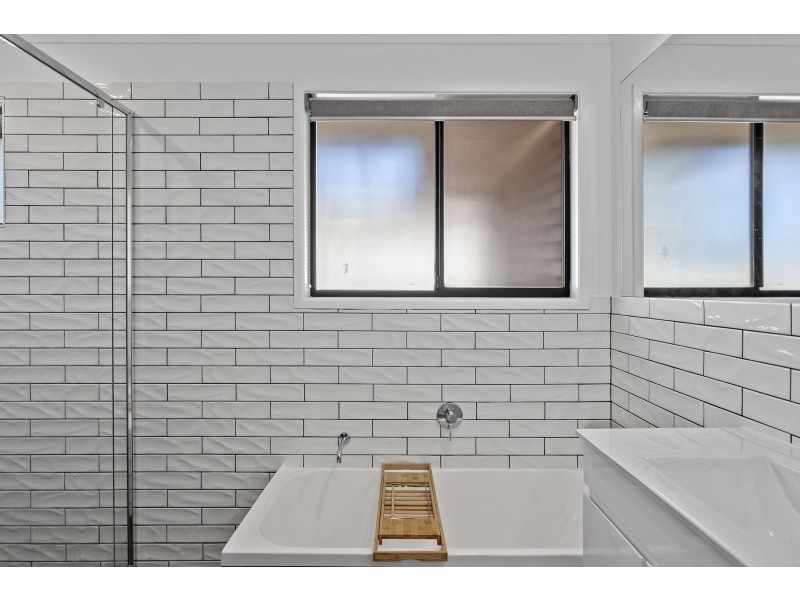 8 Aster Street, Centenary Heights QLD 4350