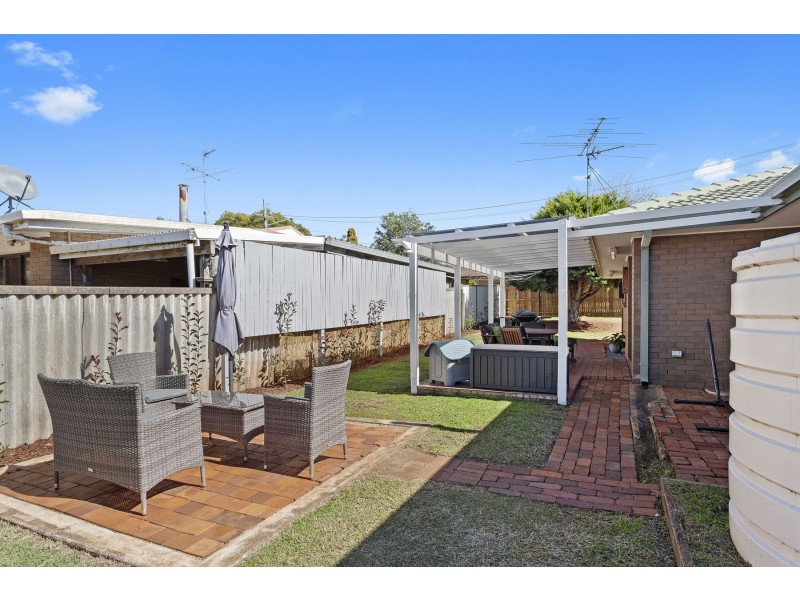 8 Aster Street, Centenary Heights QLD 4350