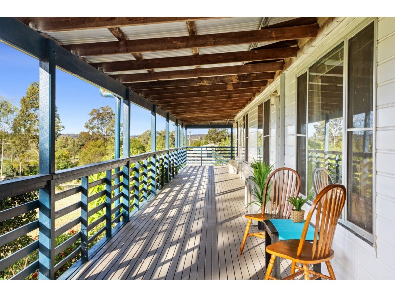 8 Lobwein Street, Meringandan West QLD 4352