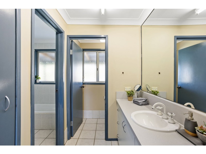 8 Lobwein Street, Meringandan West QLD 4352