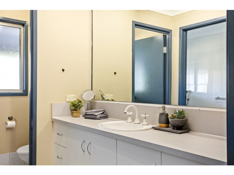 8 Lobwein Street, Meringandan West QLD 4352