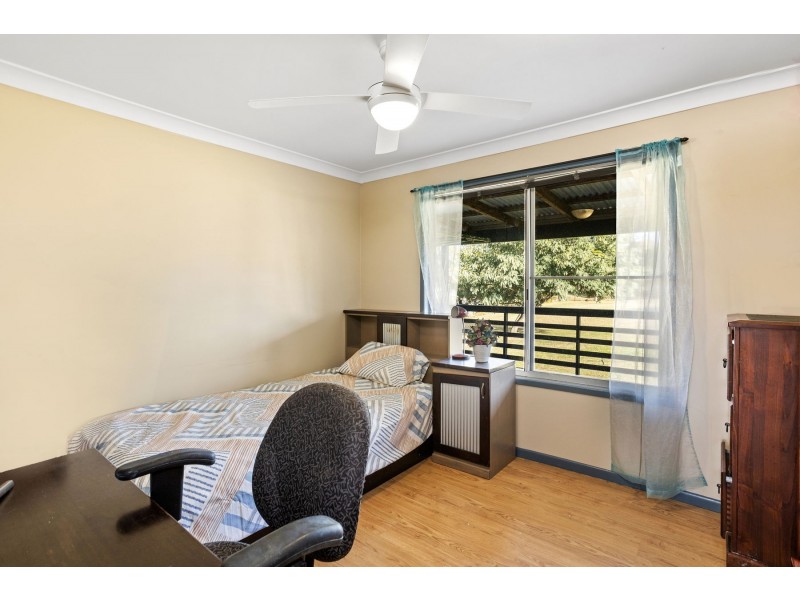 8 Lobwein Street, Meringandan West QLD 4352