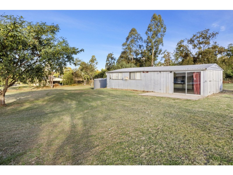 8 Lobwein Street, Meringandan West QLD 4352