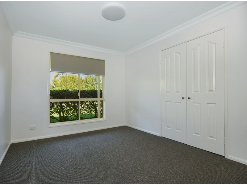 12 Andrews Court, Hodgson Vale QLD 4352