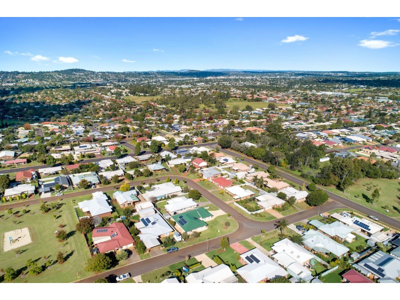 26 Halsworth Street, Cranley QLD 4350
