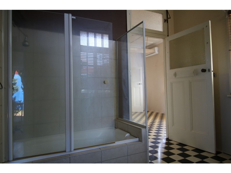 8 Royal Street, Toowoomba City QLD 4350