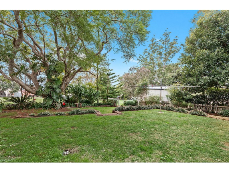 7 Garde Street, Centenary Heights QLD 4350